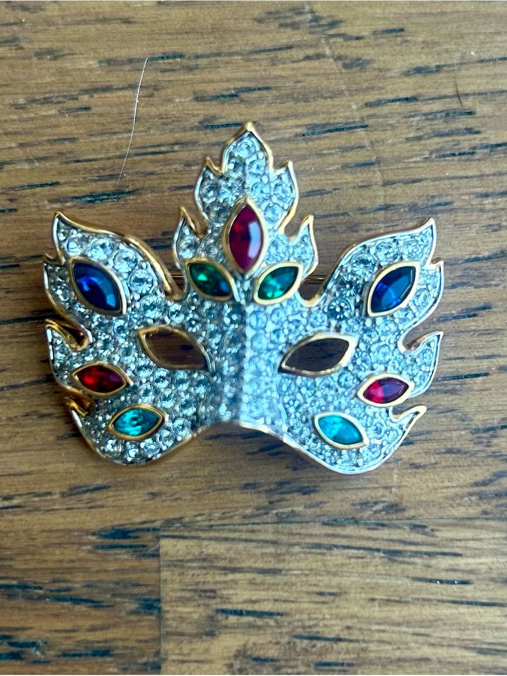 Swarovski Crystal Masquerade Mask Brooch with Multicolor Accents - Picture 3 of 5